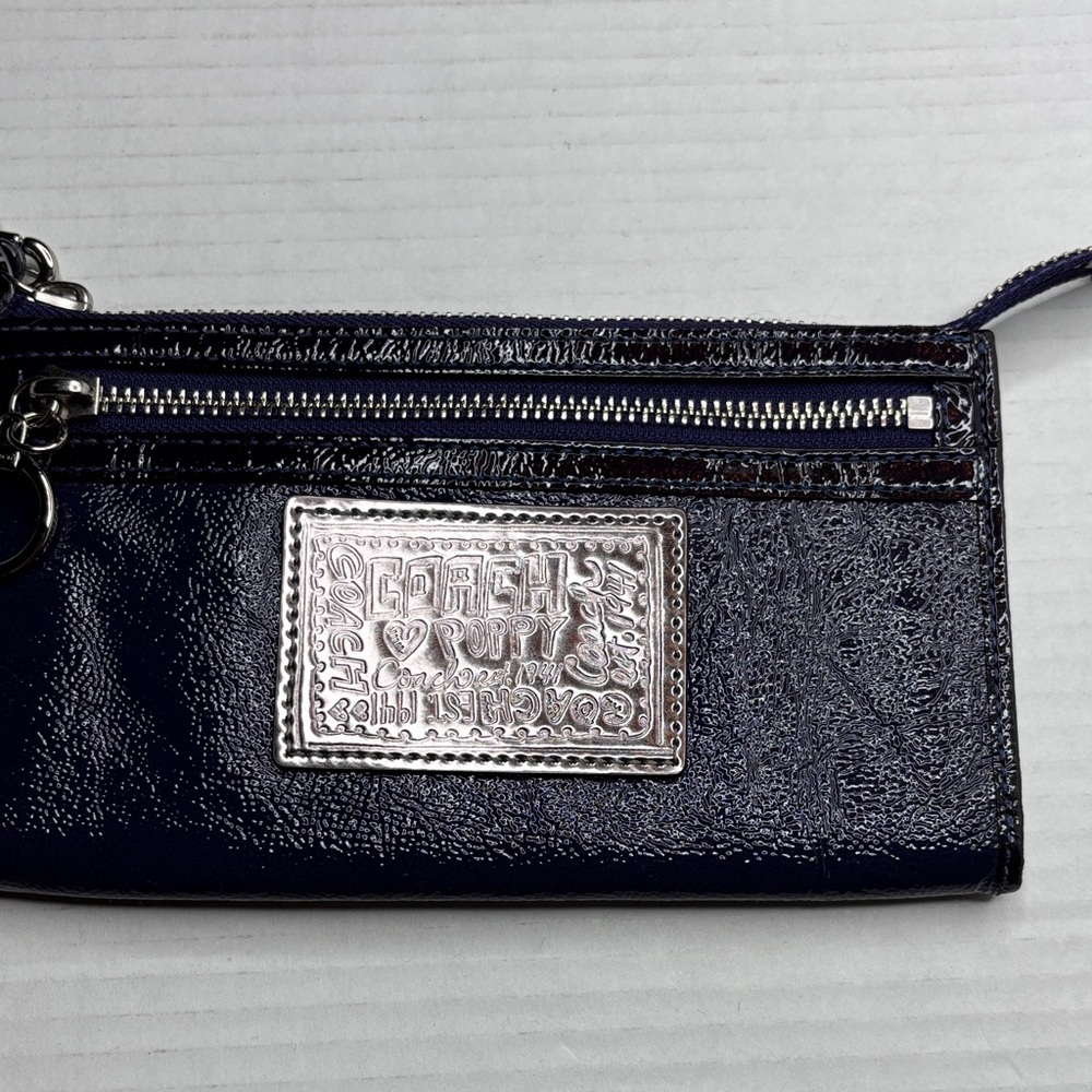 New COACH Poppy Purple Patent Leather Wristlet Wallet - Picture 2 of 8